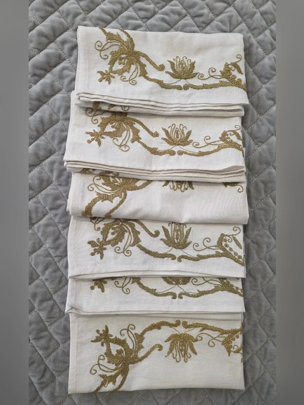 6pc Pier 1 Imports Dinner Napkins W/ Intricate Gold Floral Border Embroidery